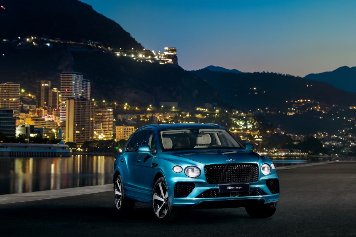 BENTLEY BENTAYGA EWB AZURE RIVIERA COLLECTION