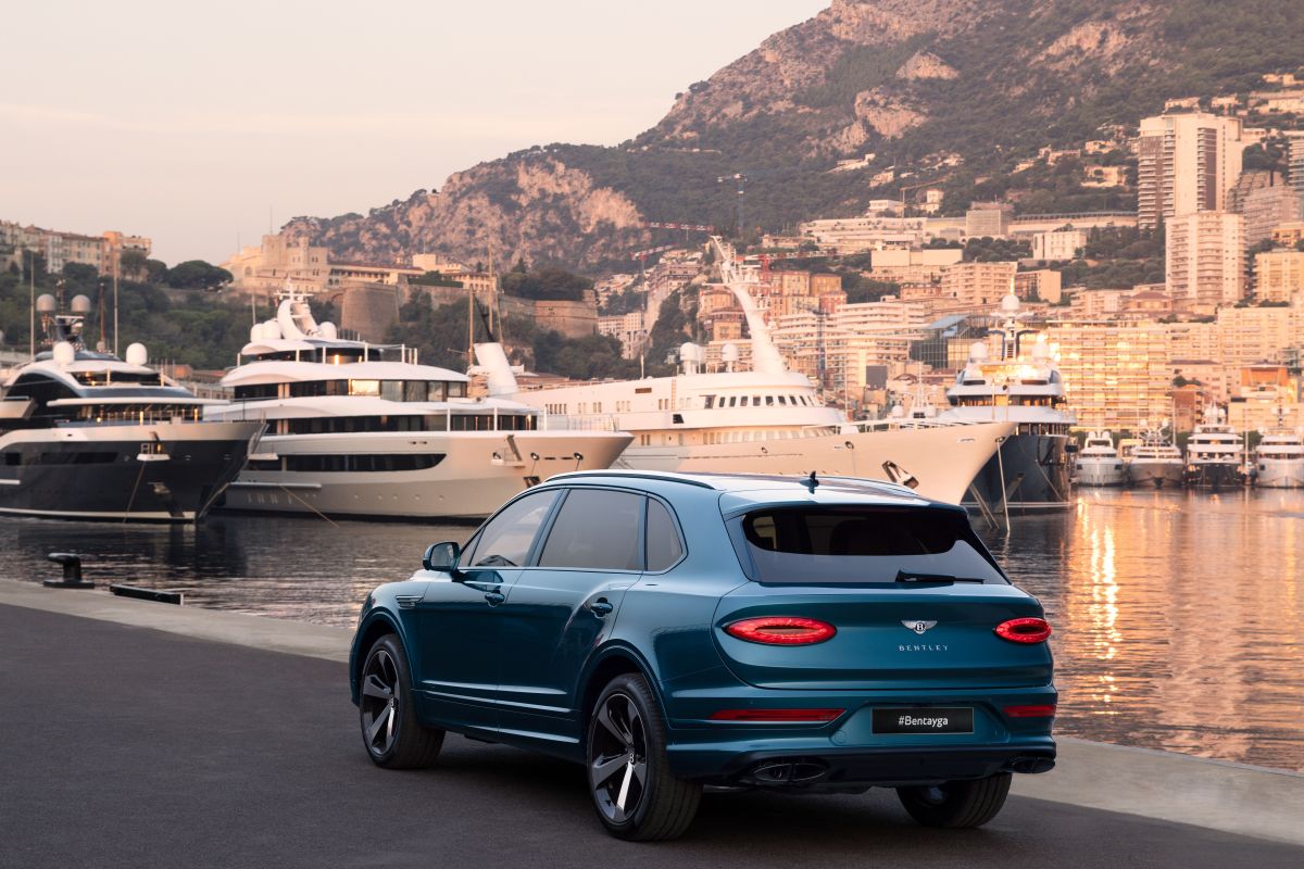 BENTLEY BENTAYGA EWB AZURE RIVIERA COLLECTION