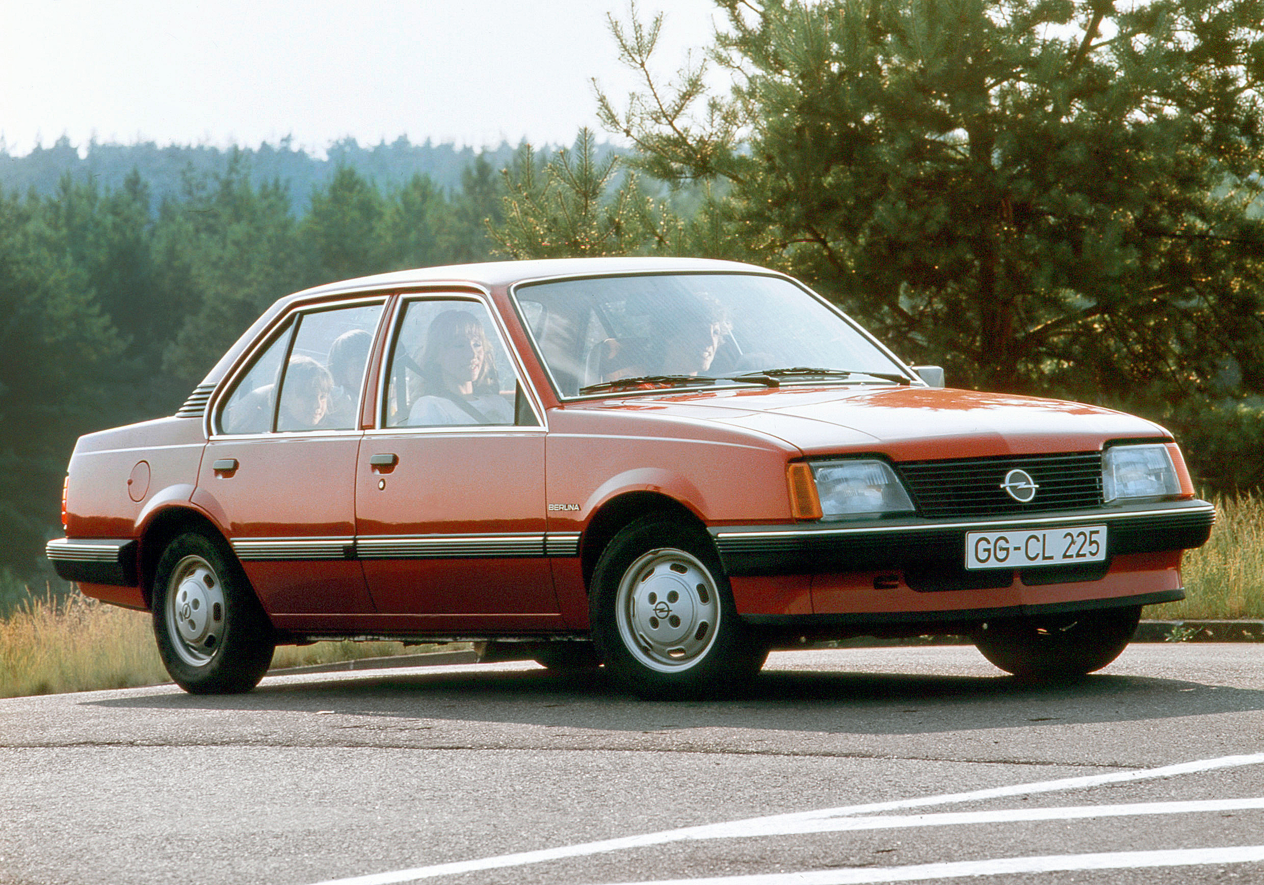 OPEL ASCONA BERLINA (1981)