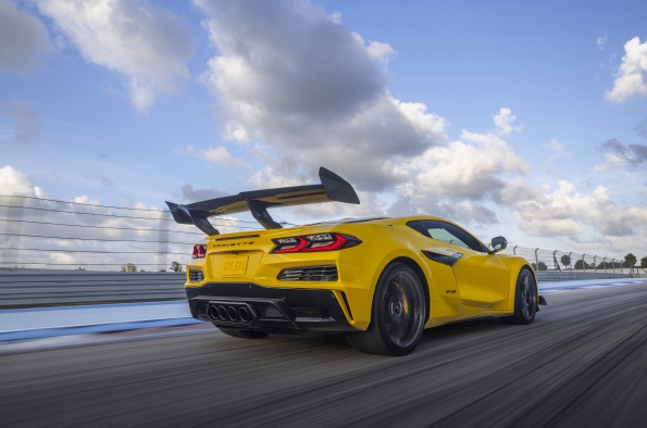 2025 CORVETTE ZR1 DOES 0-60 IN 2.3 SECONDS