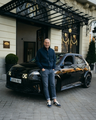 ALPINE A290 HACE SU DEBUT ELÉCTRICO EN LAS CALLES DE MADRID CON ZINÉDINE ZIDANE