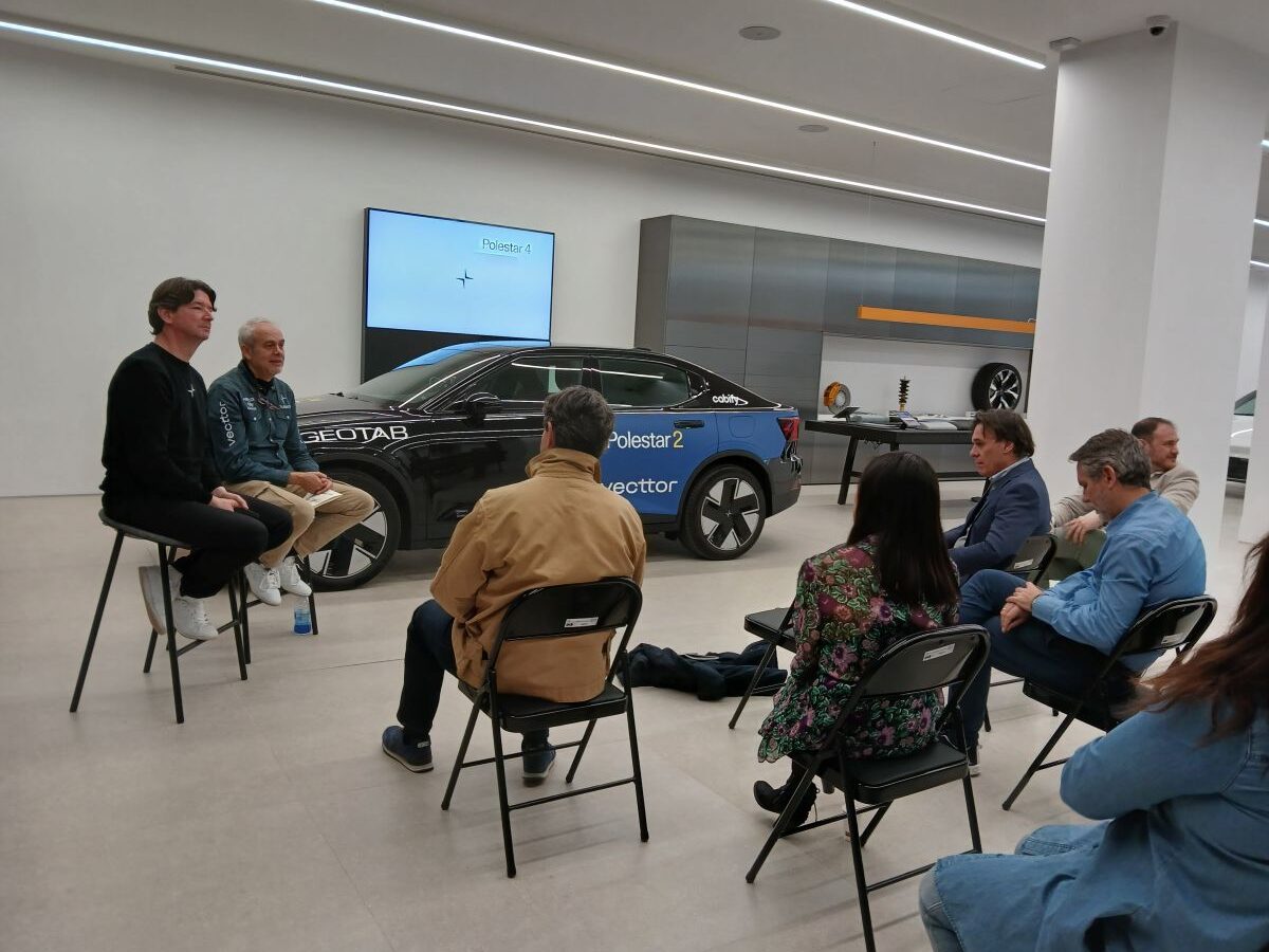 AL ACTO DE PRESENTACIÓN DEL EQUIPO POLESTAR ACUDIERON CLIENTES Y MEDIOS DE COMUNICACIÓN LOCALES