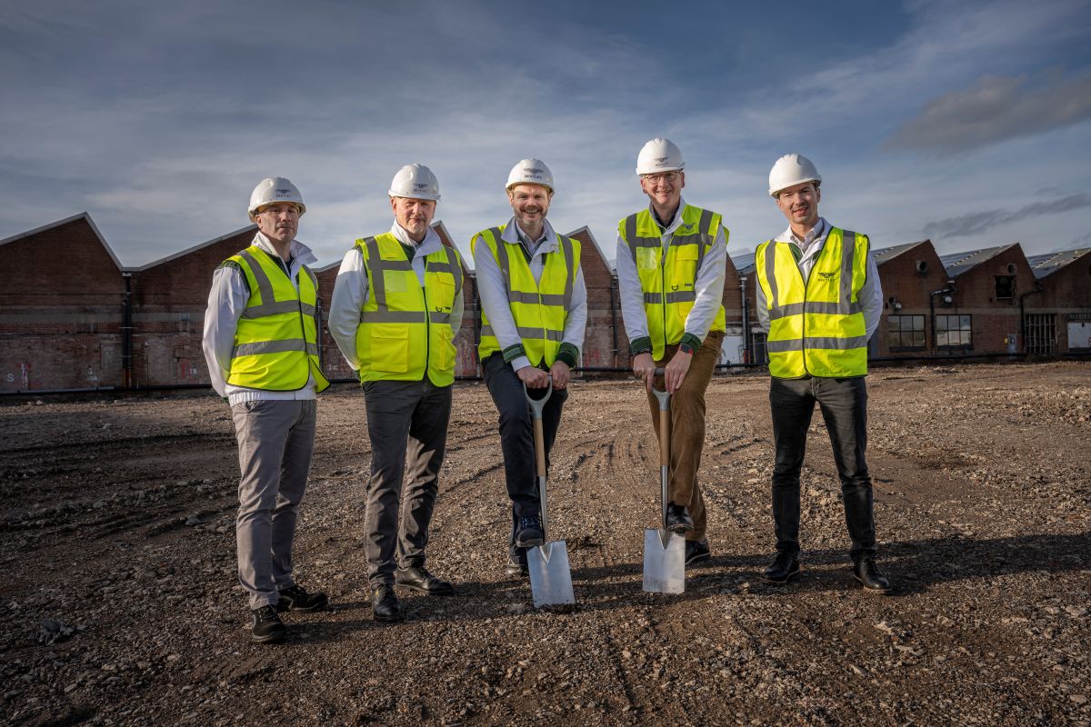 LEFT TO RIGHT: IAN HEPPLEWHITE, PAUL NEALE, CHRIS PERRY, ANDREAS LEHE, MICHAEL LANG FROM BENTLEY MANUFACTURING