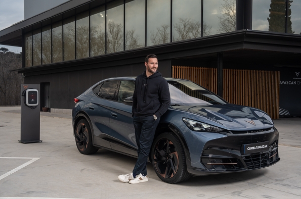 SAÚL CRAVIOTTO ESTRENA SU NUEVO CUPRA TAVASCAN